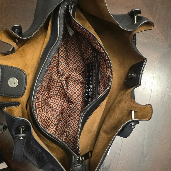 Sondra Roberts Elegant Black Tote - Picture 4 of 4